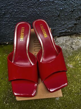 Womens Red Patent Kitten Heels 6.5 Peep Toe Club Dance Party Date Night Out Prom